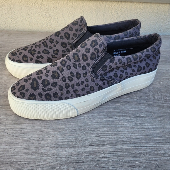 Restricted Women's Pull On Shoes Size 10 - Picture 1 of 16